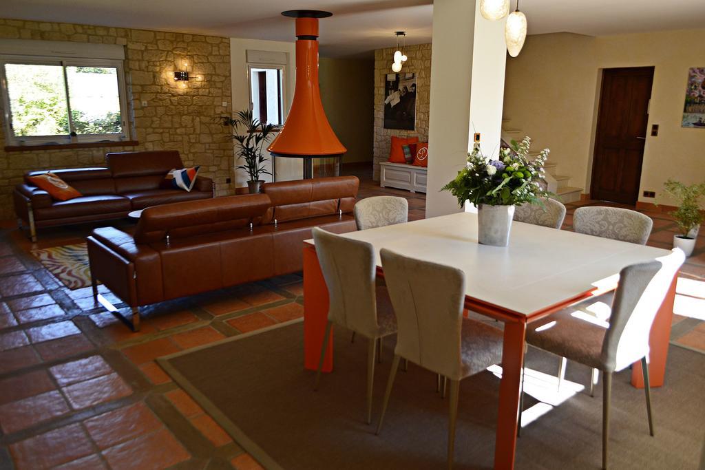 Le Clos Leonard Amboise Exteriör bild